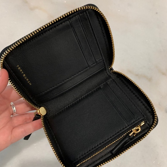 tory burch fleming medium wallet